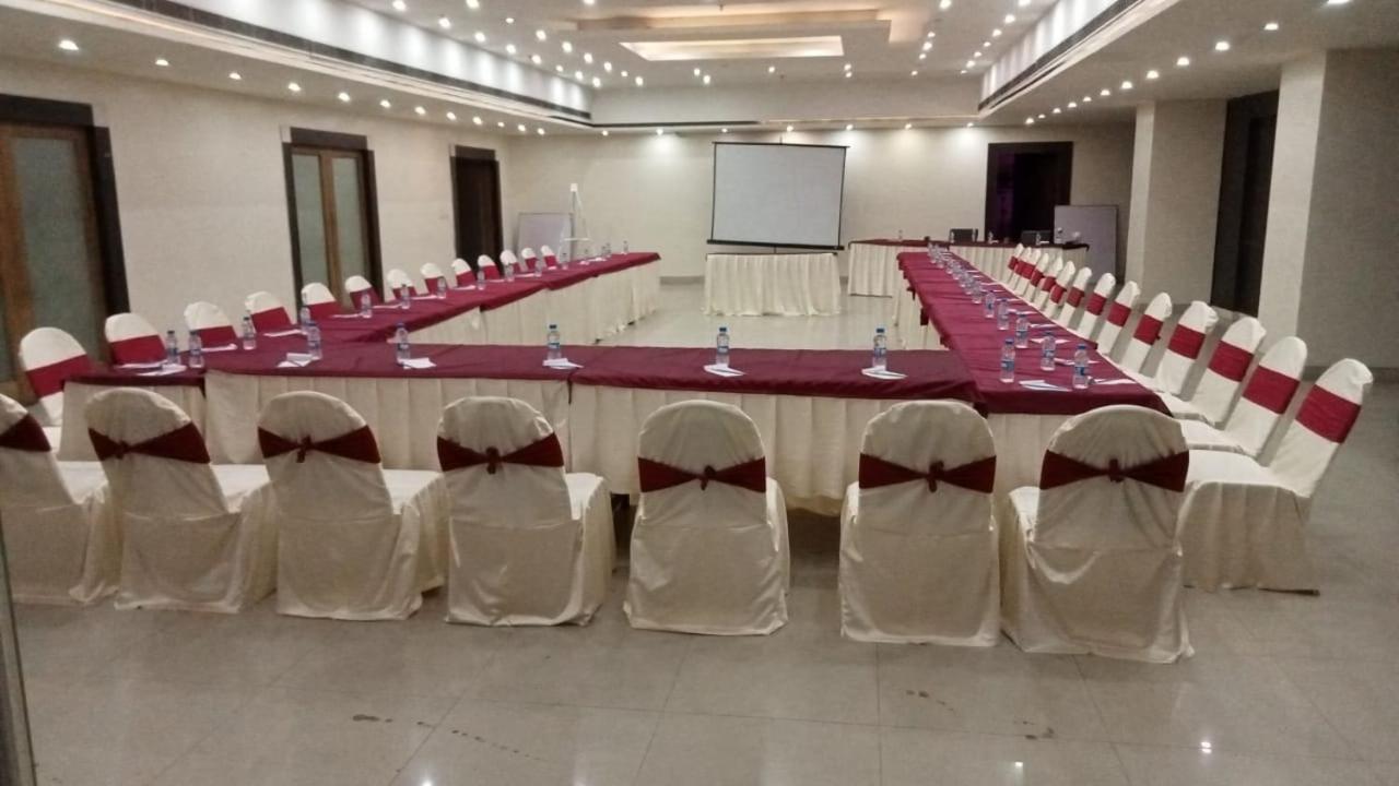 Shelter Hotel Lucknow Dış mekan fotoğraf