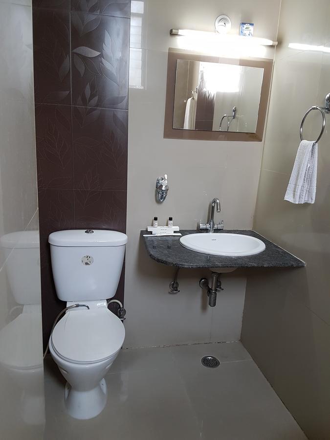 Shelter Hotel Lucknow Dış mekan fotoğraf
