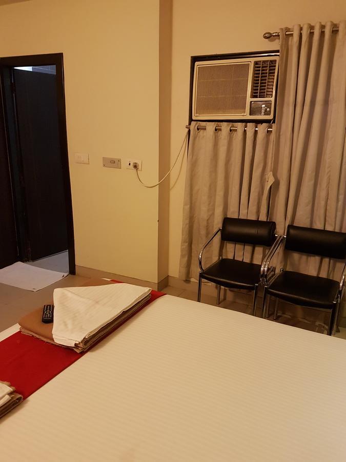 Shelter Hotel Lucknow Dış mekan fotoğraf